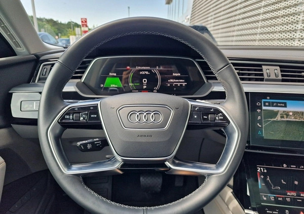 Audi e-tron cena 325900 przebieg: 4200, rok produkcji 2021 z Mikstat małe 562